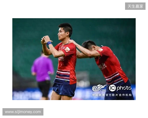 黄希扬:若不影响中超备战也有时间的话,还是想踢一踢“渝超” 黄希扬:若不影响中超备战也有时间的话,还是想踢一踢“渝超”